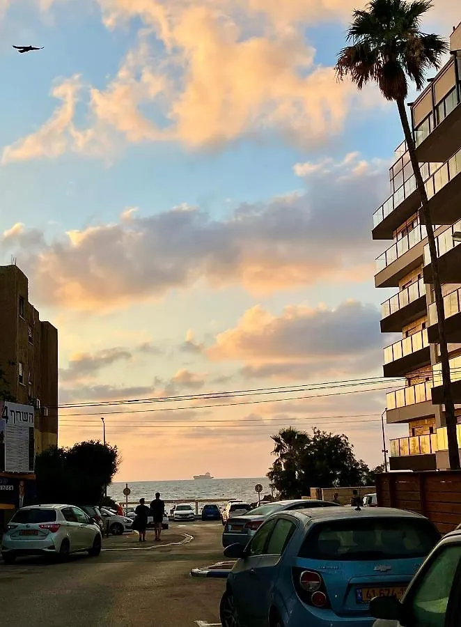 Apartment Квартира У Моря! Haifa Israel